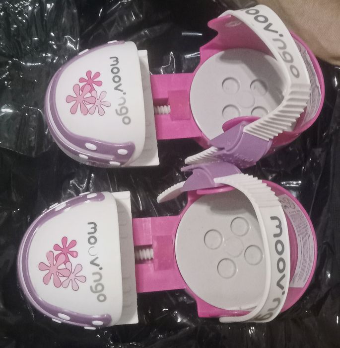 Взуття для дівчинки (хайтопи, чоботи, капці, роліки), на 5 років