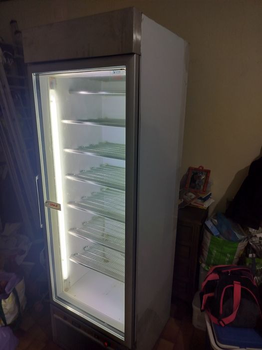 Vendo arca congeladora vertical fricon