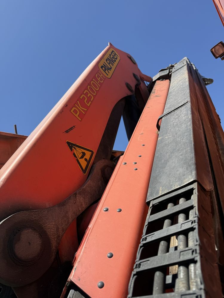 Volvo FMX com grua PK23001 e báscula