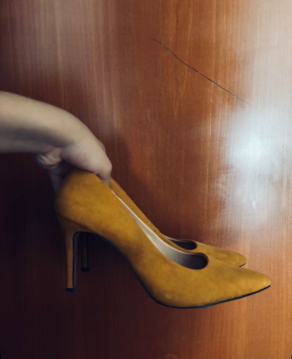 Scarpin salto alto lefties