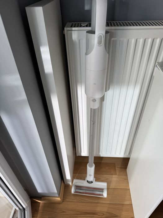 Xiaomi Mi Vacuum Cleaner Light – odkurzacz pionowy bezprzewodowy