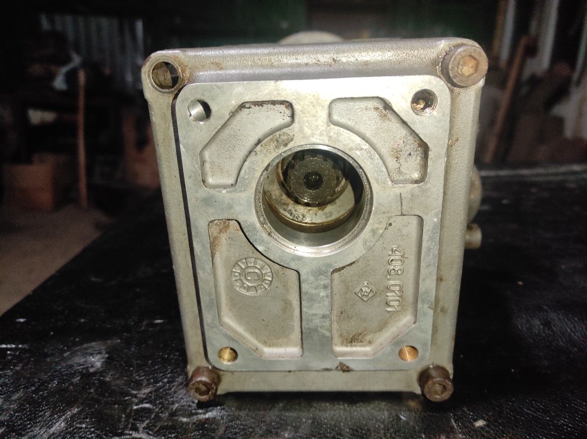 Danfoss  ( 2 Гідравлічні насоси.) ( НШ )