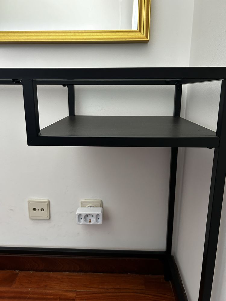 Mesa de vidro e metal em preto - IKEA