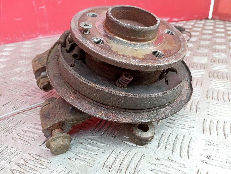 Ступиця (кулак цапфа) задня ліва  Віто 447 Mercedes Vito 447