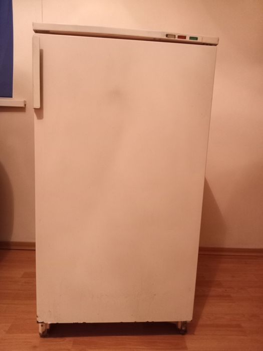 Продам морозильну камеру