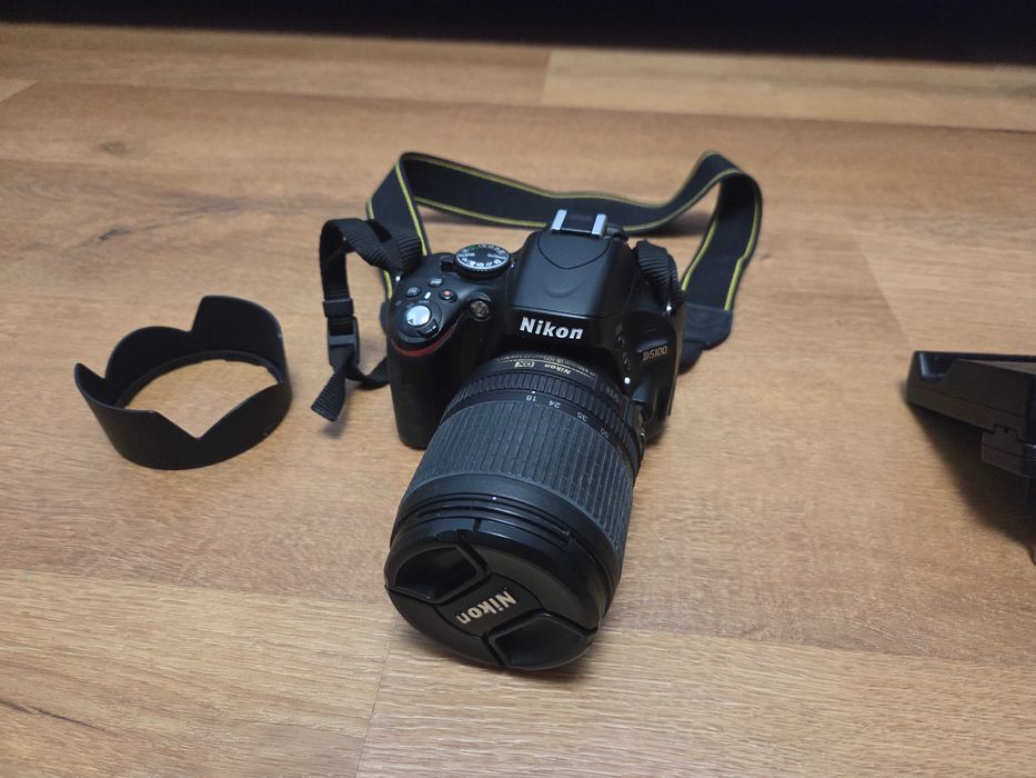 Nikon D5100 + obiektyw Nikkor 18–105mm VR