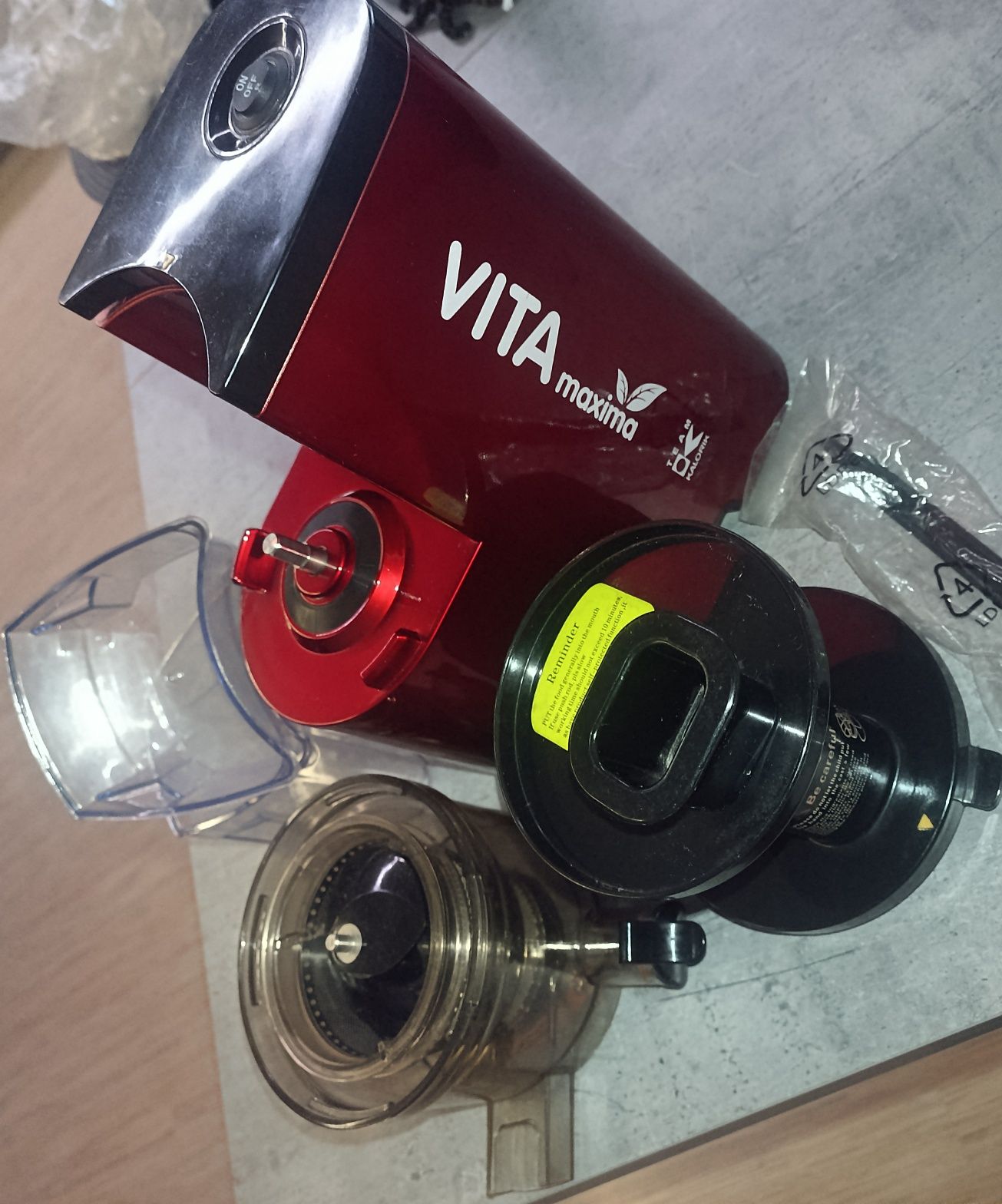 wolnoobrotowa wyciskarka Kalorik FE 1010R