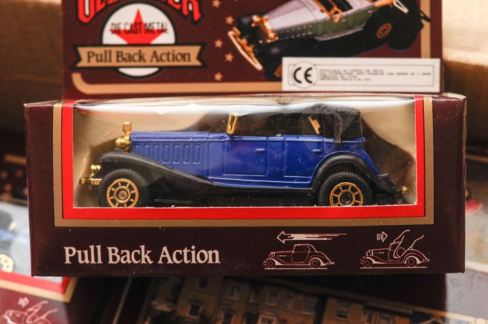 Lote de 27 carros Die Cast Metal
