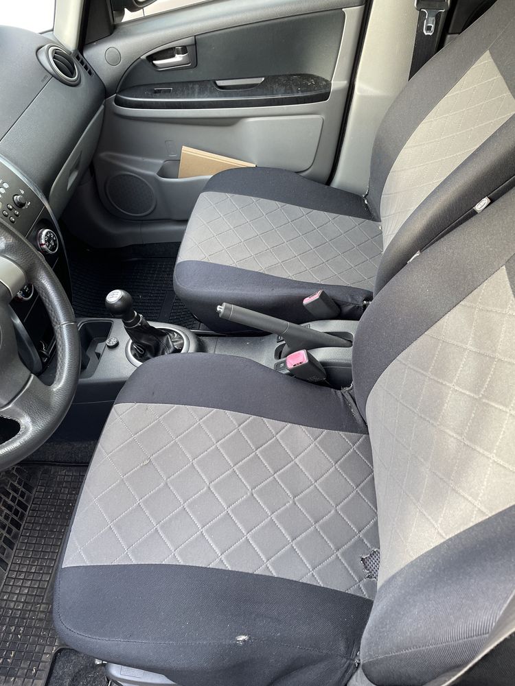 Suzuki Sx4 czerwony