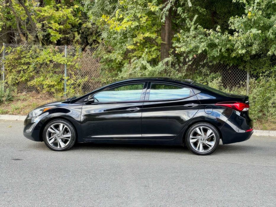 Hyundai Elantra Limited      2015
