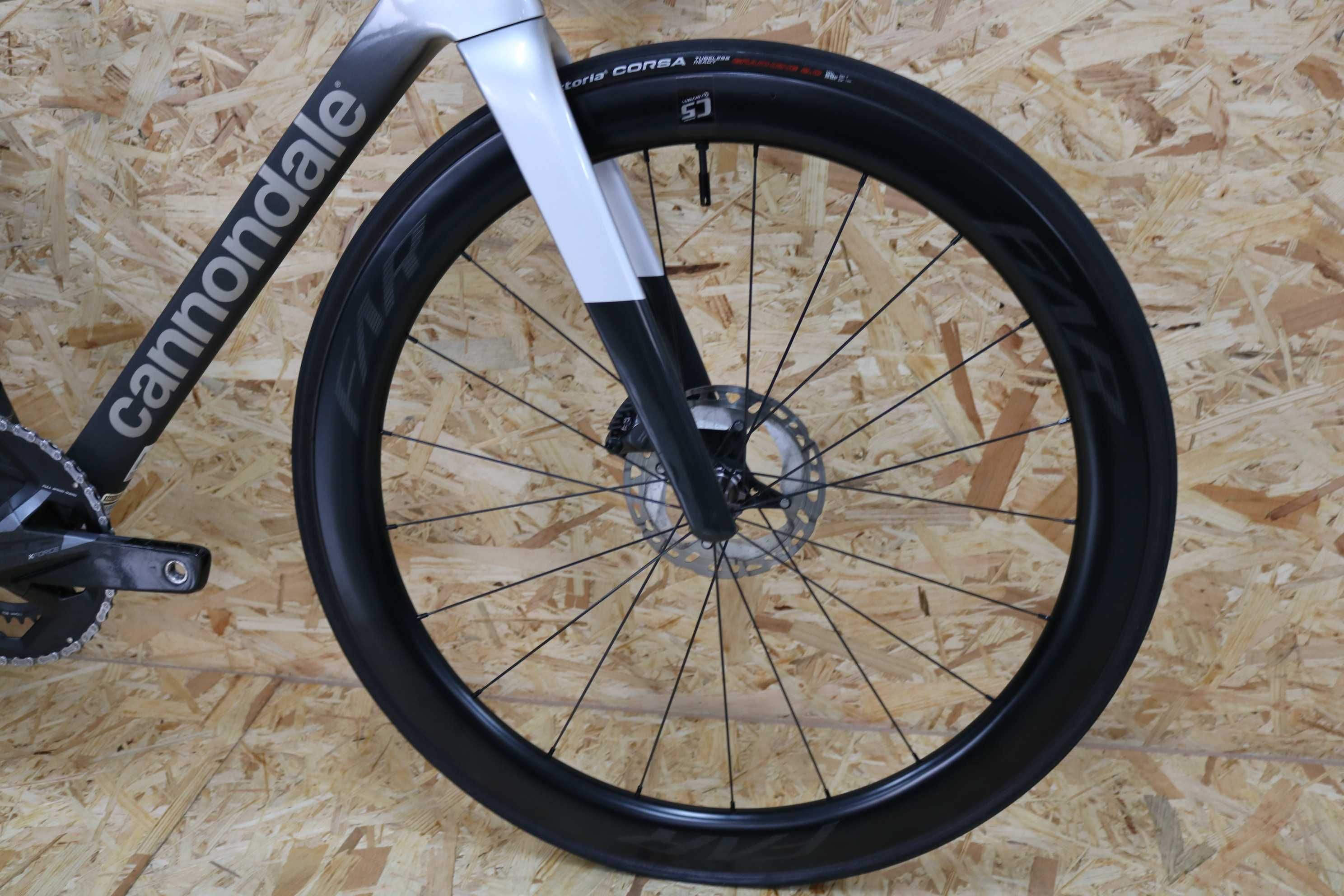 Bicicleta topo de gama Cannondale SuperSix EVO Hi-Mod NOVA