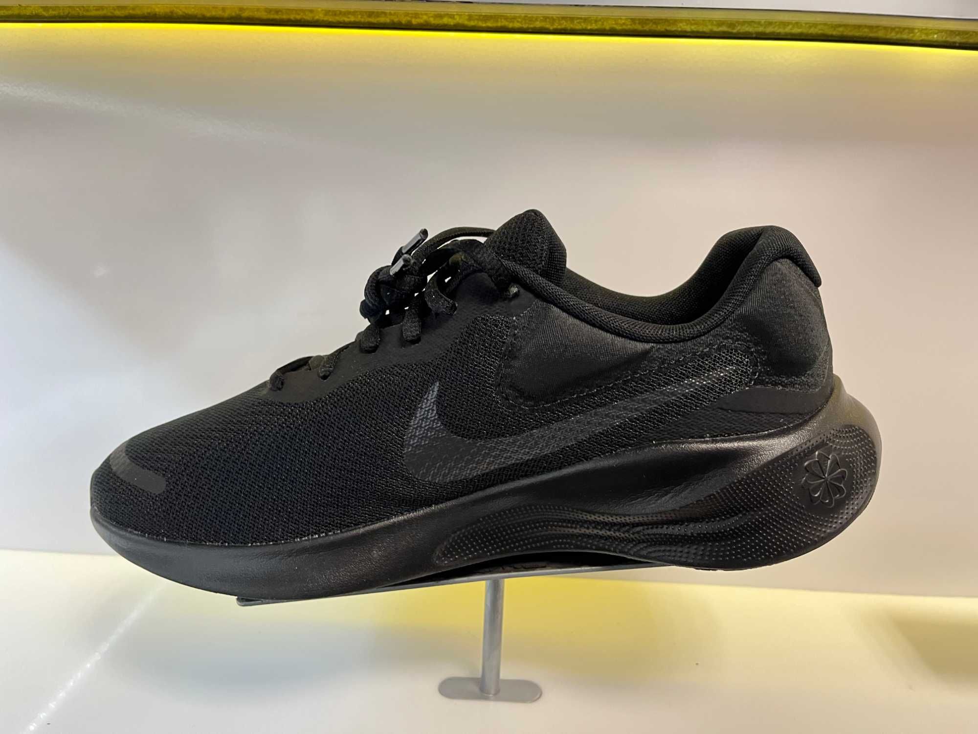 Кроссовки Nike Revolution 7 (FB2207-005) оригинал