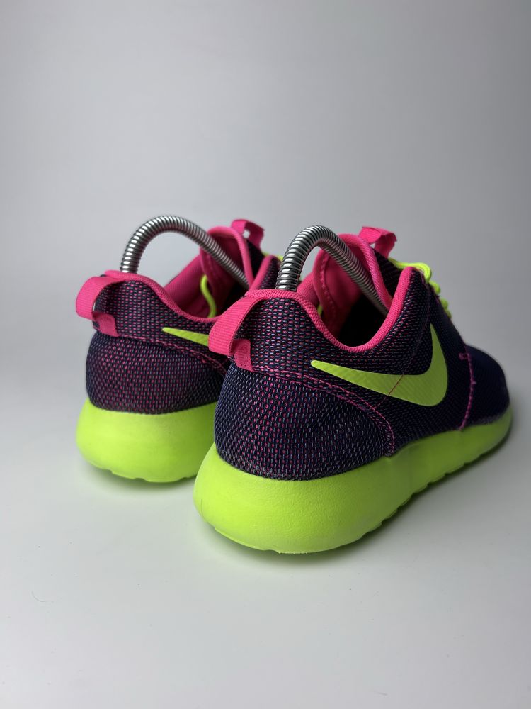 38р. Легкі літні кросівки Nike Roshe Run