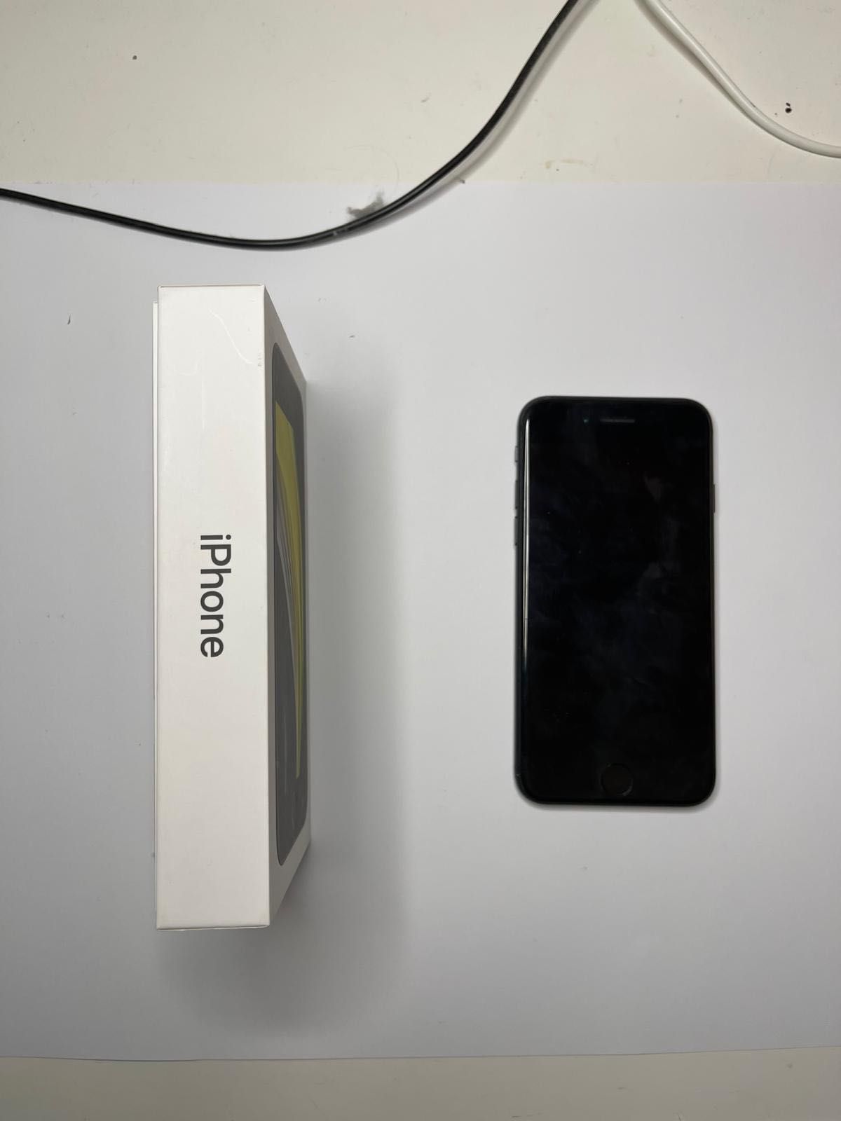 iPhone SE 2020 COMO NOVO