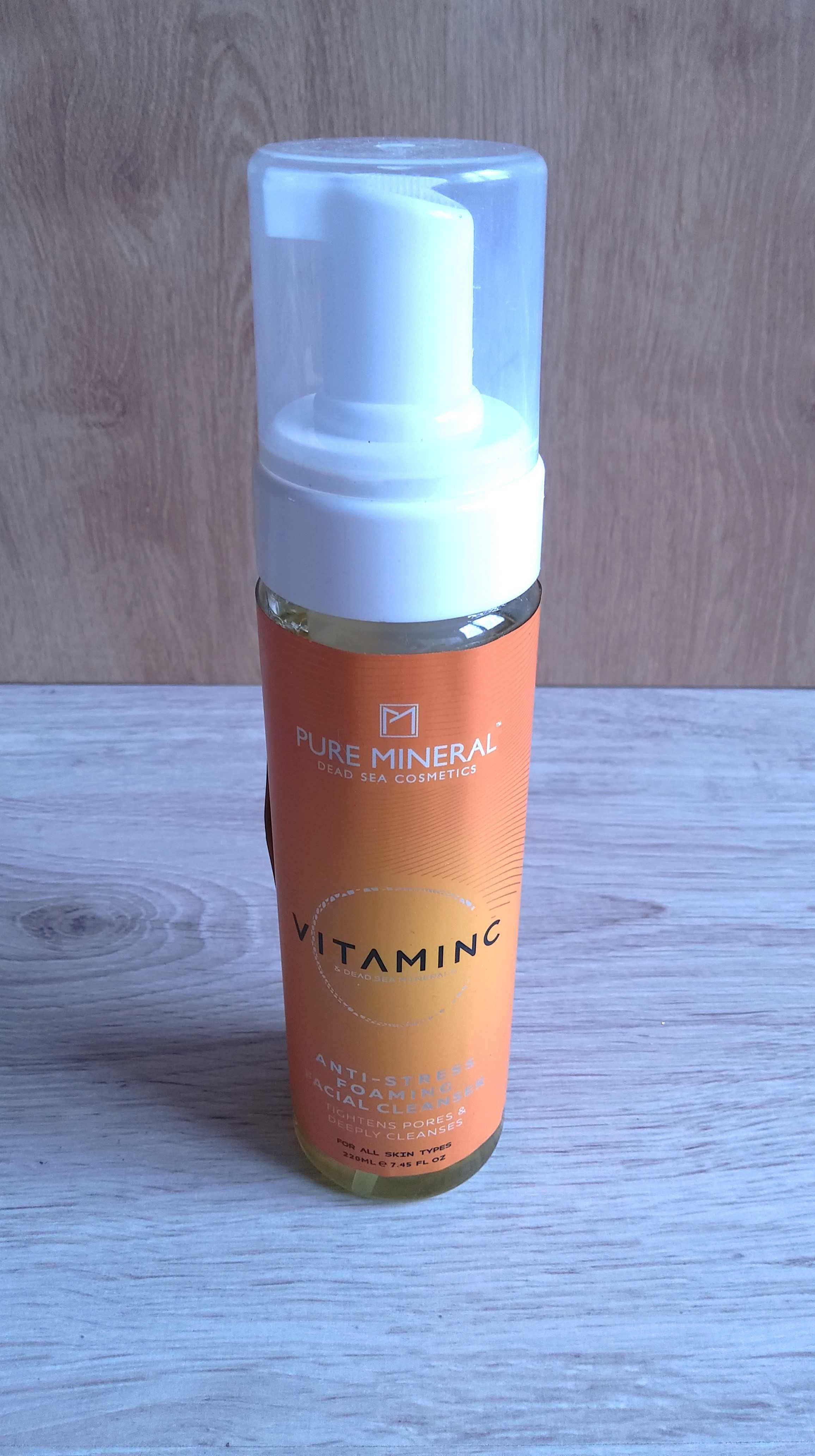 Pure Mineral Vitamin C Antystresowa pianka do mycia twarzy