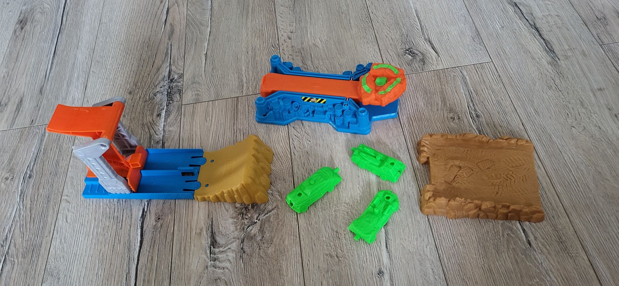Tor Hot Wheels i inne.