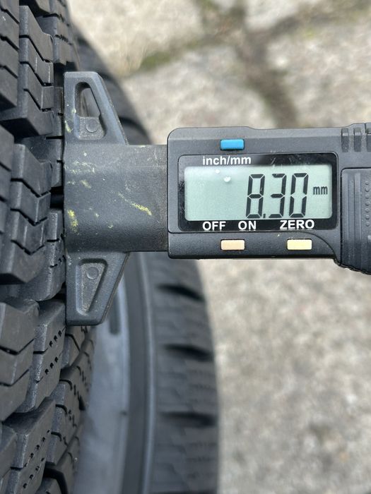 62 Opony Zimowe KUMHO 215/60/17 jak NOWE