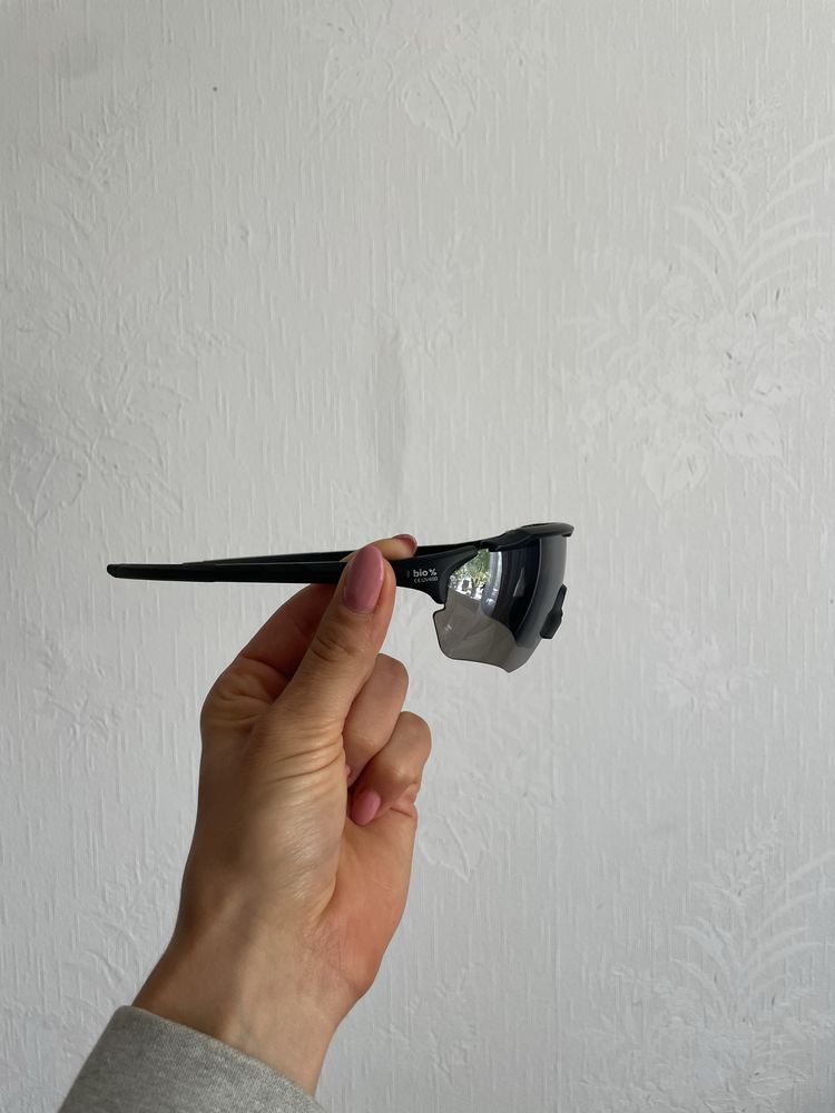 Sportowe czarne okulary tripout