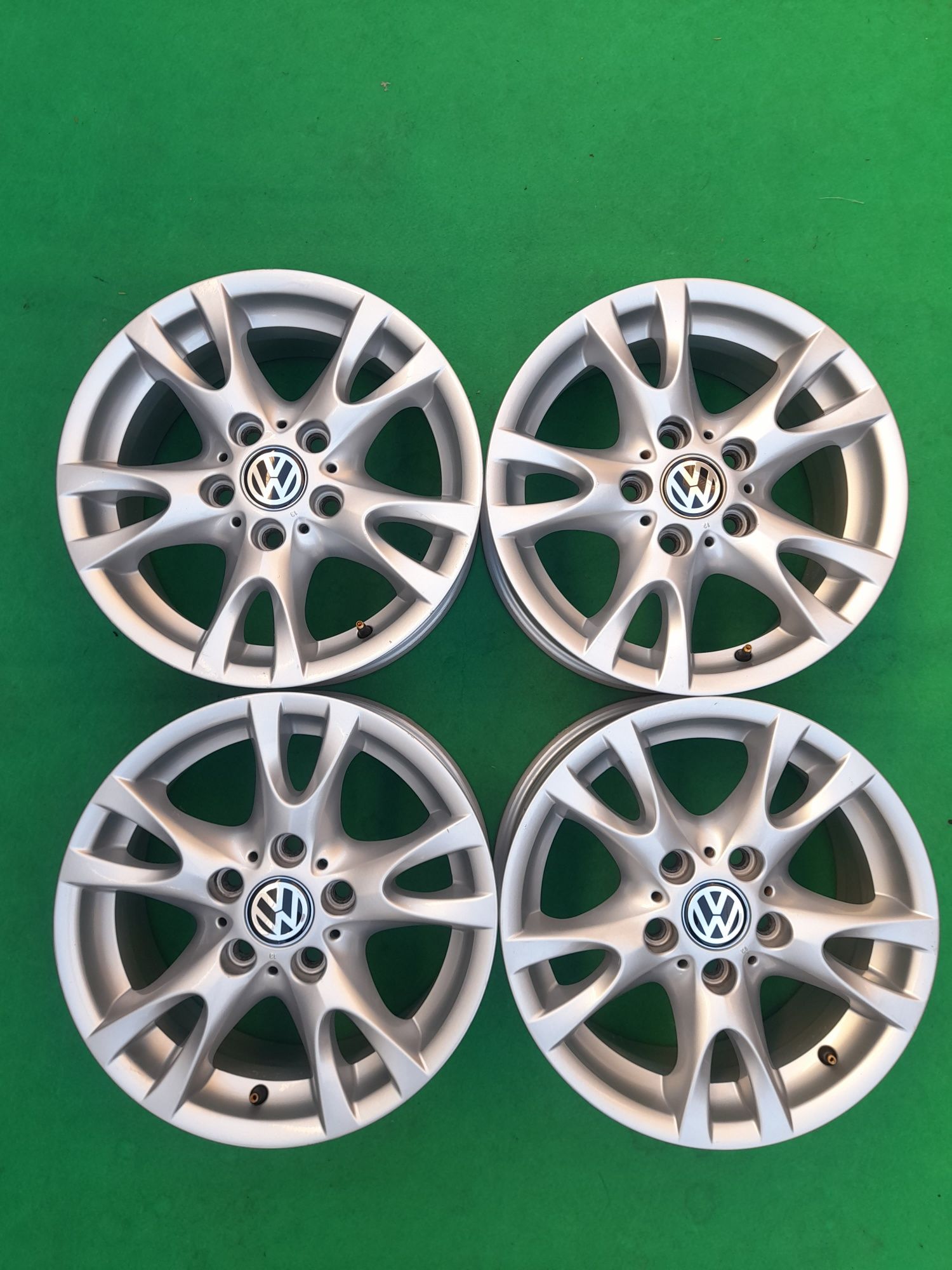 4 jantes 16 5x120 VW Transporter Amarok Opel Vivaro Renault Trafic