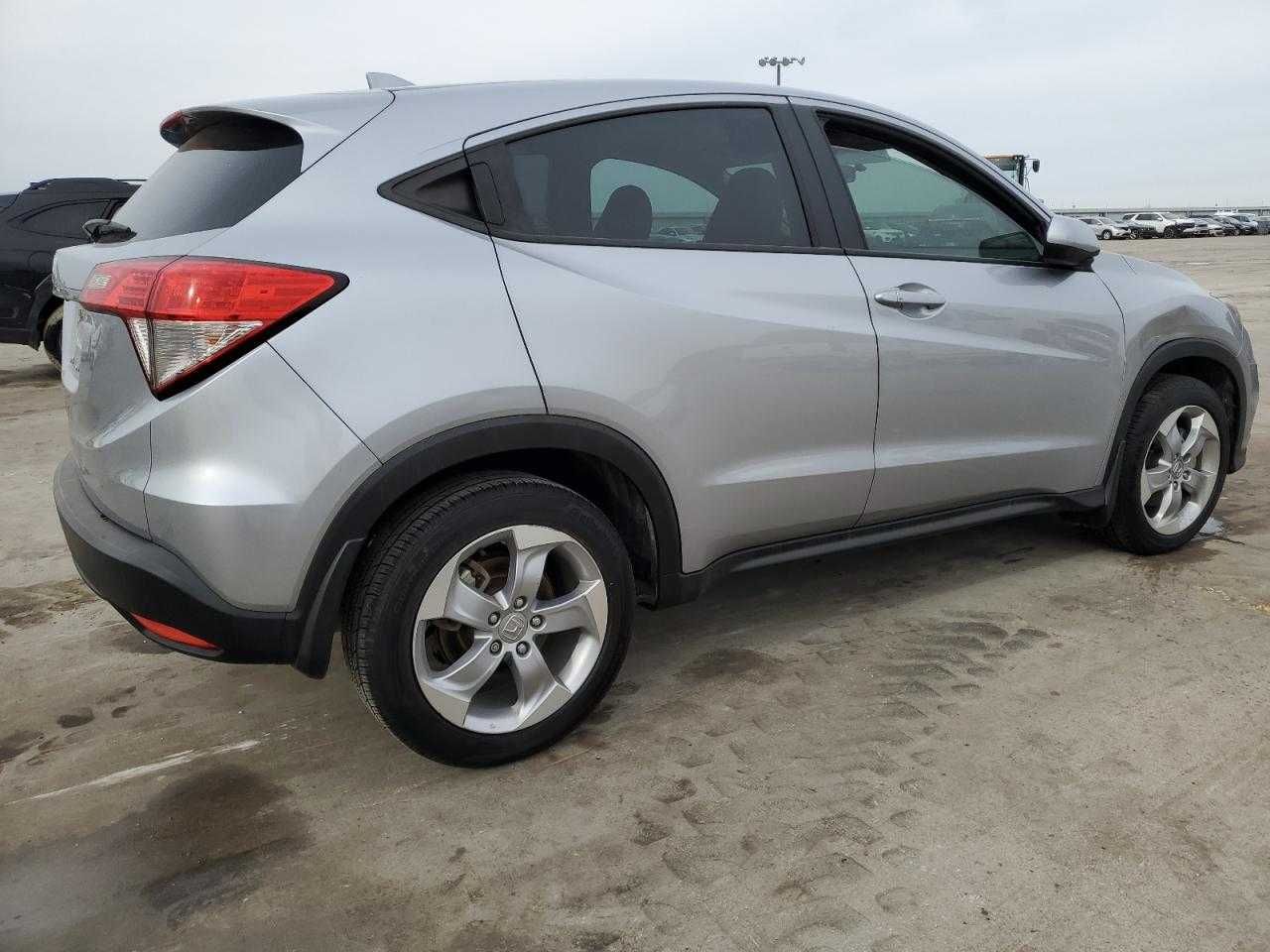 Honda HR-V HRV хрв 2015 - не разборка запчастини бампер кріплення