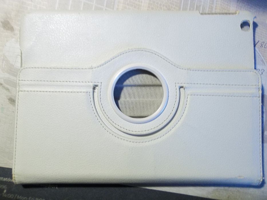 Etui na tablet biale