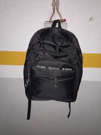 Mochila com quatro divisões