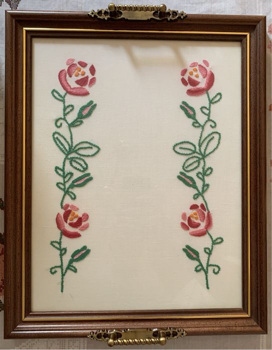 Quadro tabuleiro bordado à mão