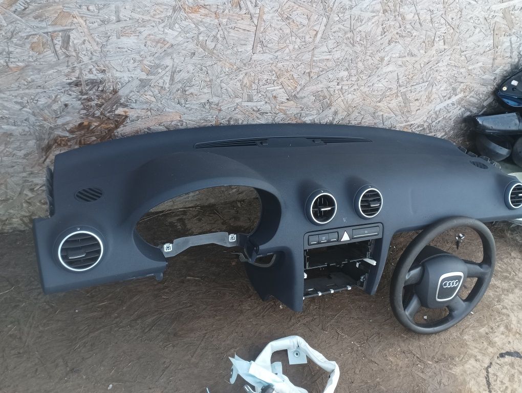 Konsola deska rozdzielcza Audi A3 8p airbag sensor pasy