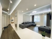 Найкраща трикімнатна квартира подобово Sky House, ТЦ Поділля Сіті