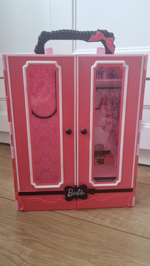 Garderoba walizka dla Barbie