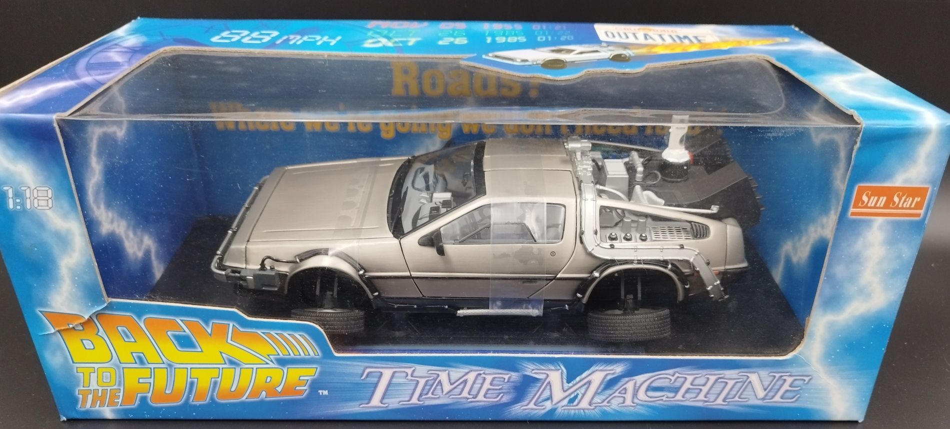 1:18 Sun Star Flying DeLorian Back to The Future -Time Machine model