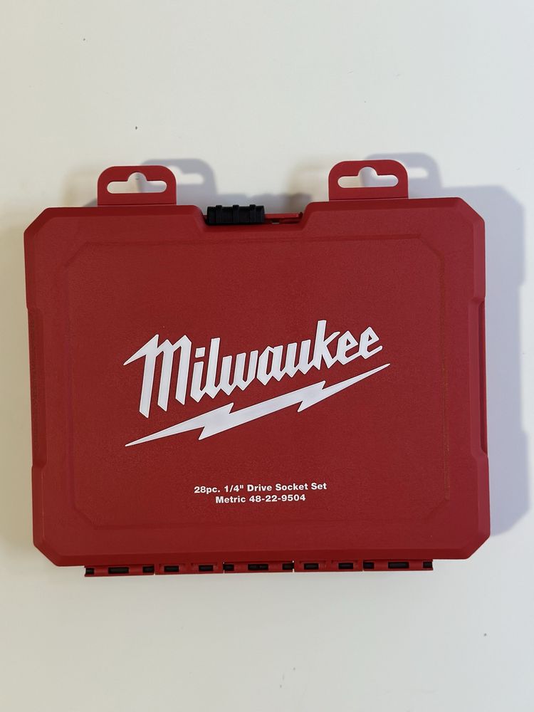 Набір головок і тріскачка Milwaukee 28 шт. (1/4”, метричний, новий)