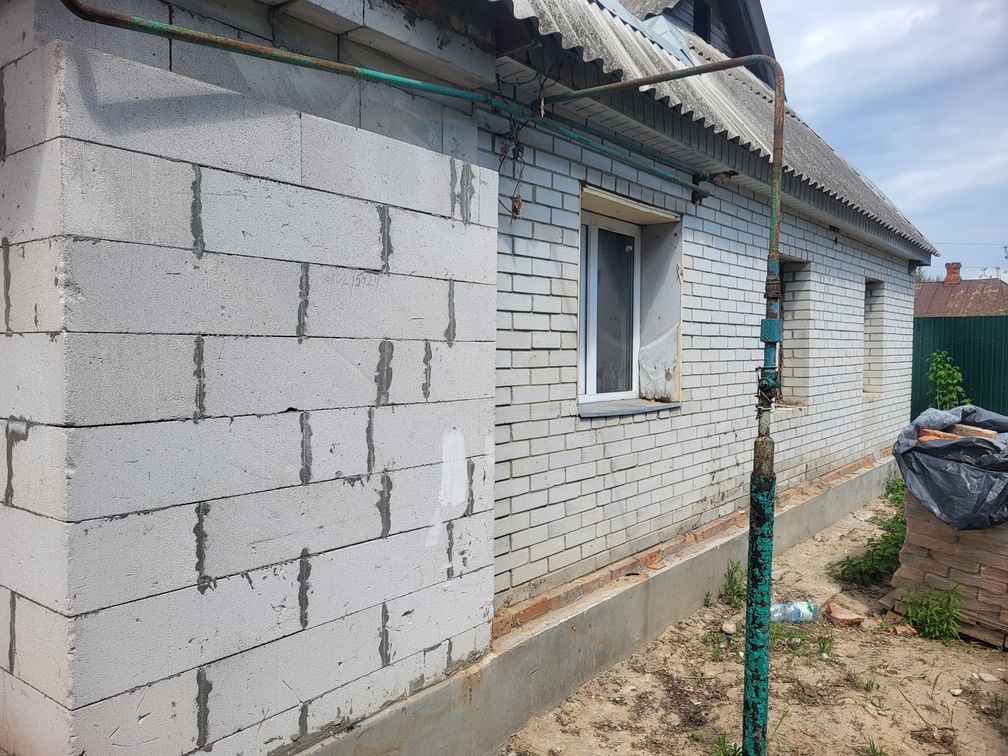 Продаж будинку на Басах
