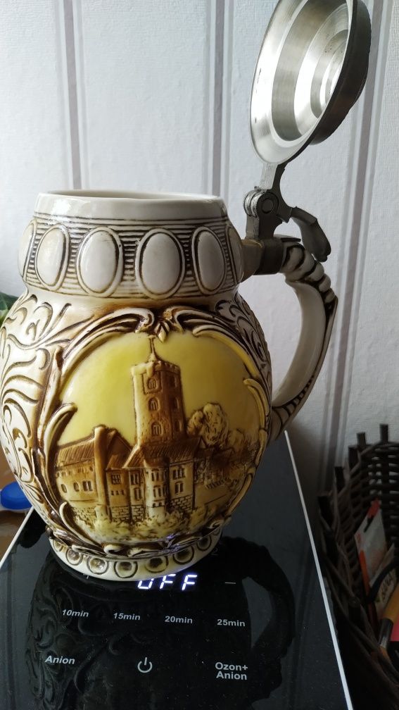 Kufel zamek Wartburg rycerz porcelana Sitzendorf (