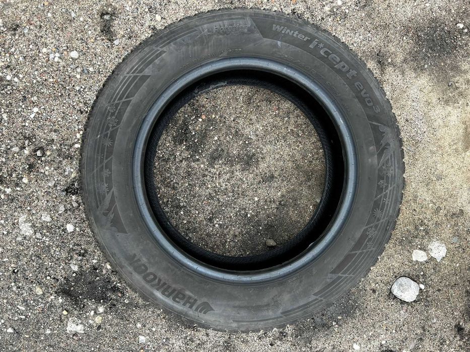 Komplet opon zimowych Hankook 225/60/17