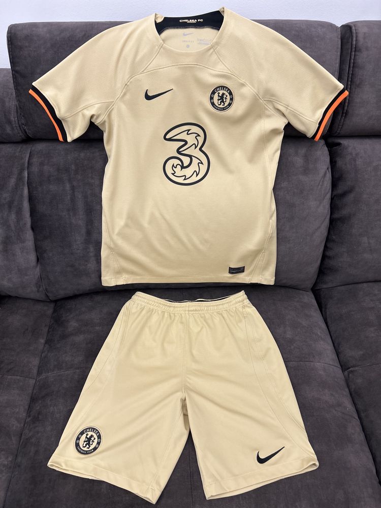 Chelsea nike strój piłkarski L 147 -158 koszulka spodenki kompl