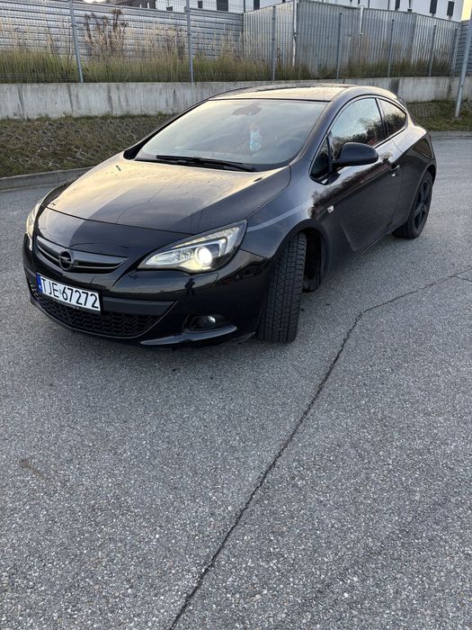 Opel astra J GTC 1.7 130koni bogate wyposazenie