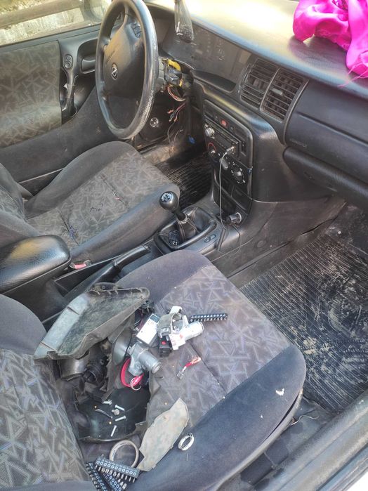 Продам Опель вектра б 1.6 1997 року