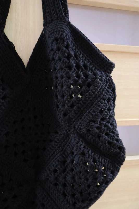 Czarna szydełkowa siatka rękodzieło handmade