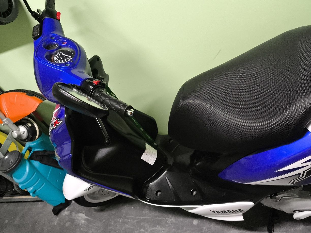 Piekny  skuter Yamaha jog