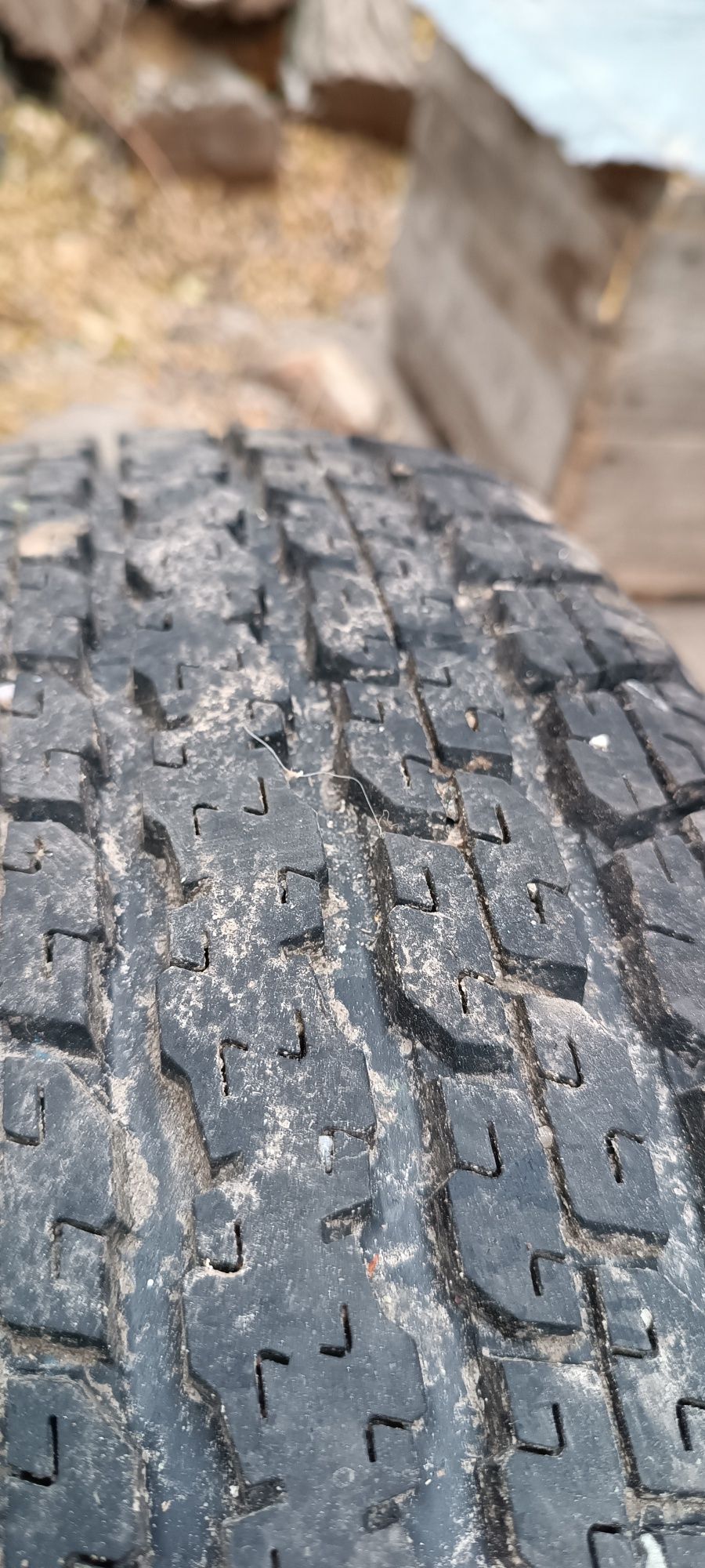 Продам резину 245/65/r17