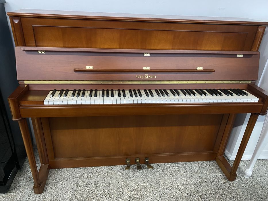 Piękne pianino Schimmel