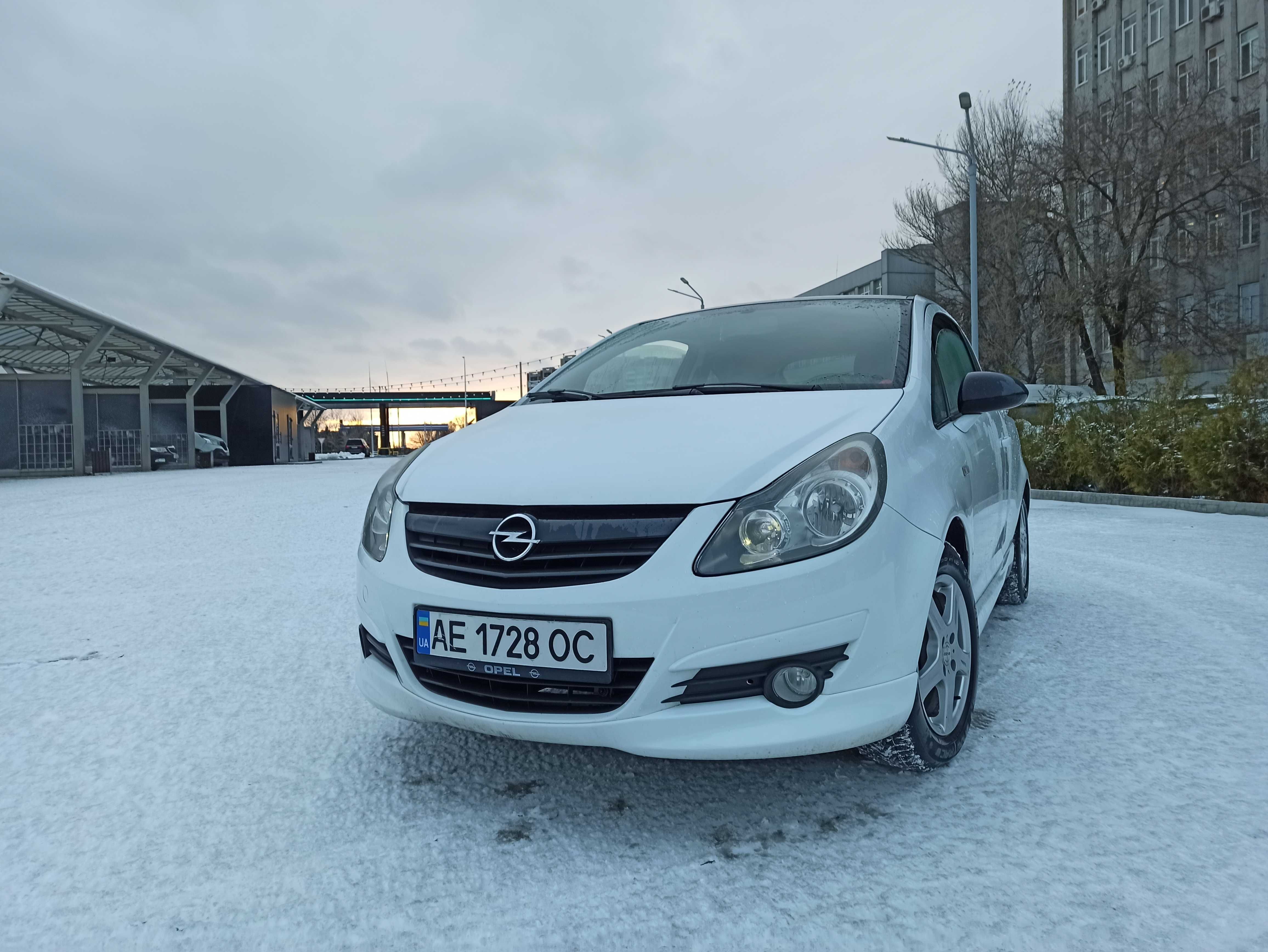 Opel Corsa D в оригинальном обвесе 1.3 (бензин)