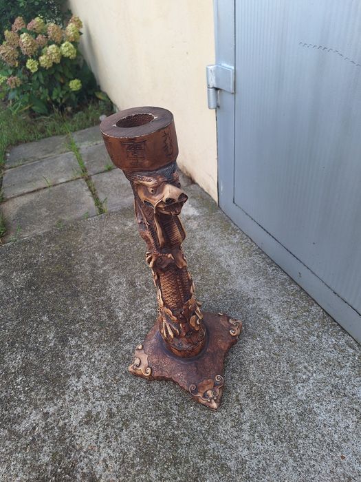 Stara noga pięknie rzeźbiona do stolika itp