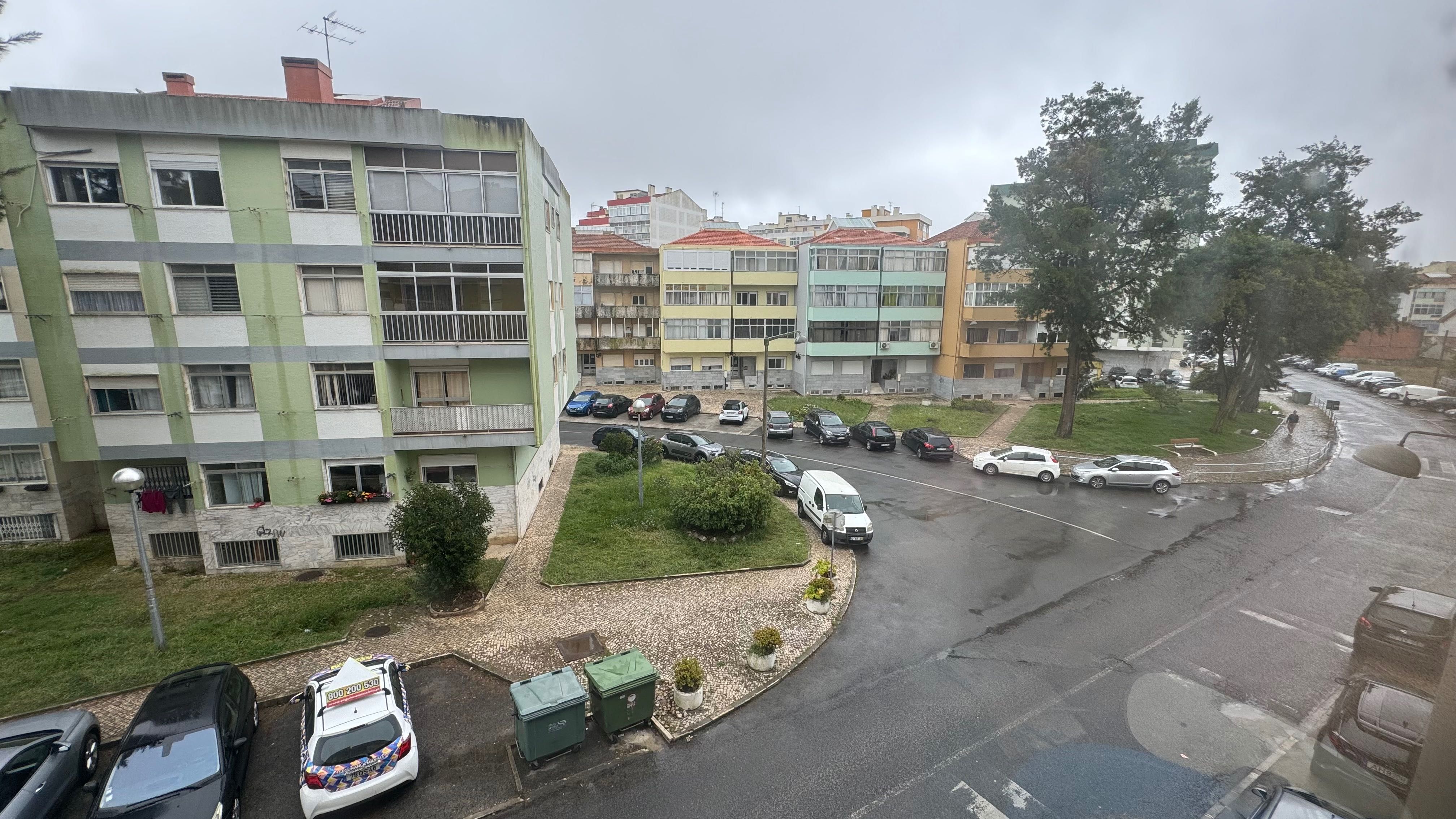 T2 Mem Martins - Semi mobiliado