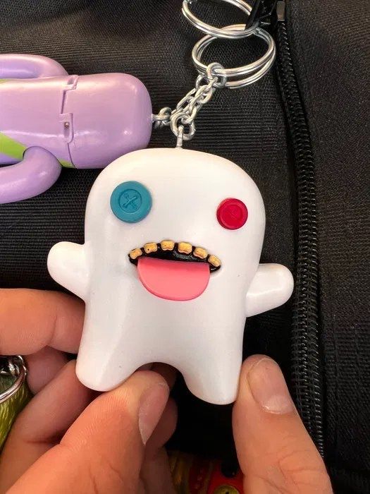 Білий пухнастий Фуглер. Брелок Fuggler White Tongue 6 Rare. 380грн