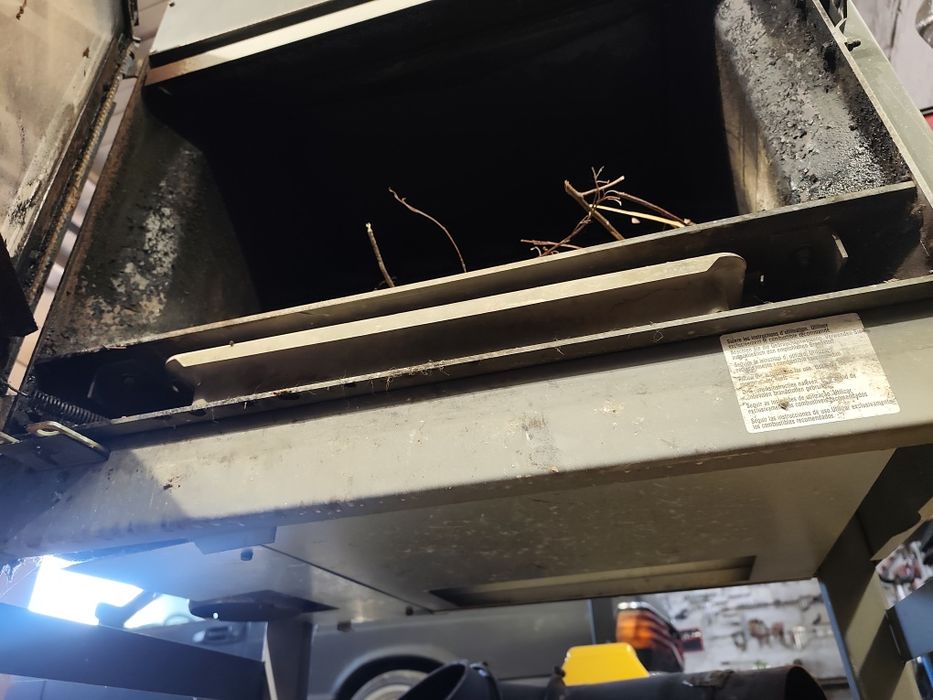 Kominek wraz z kamieniami