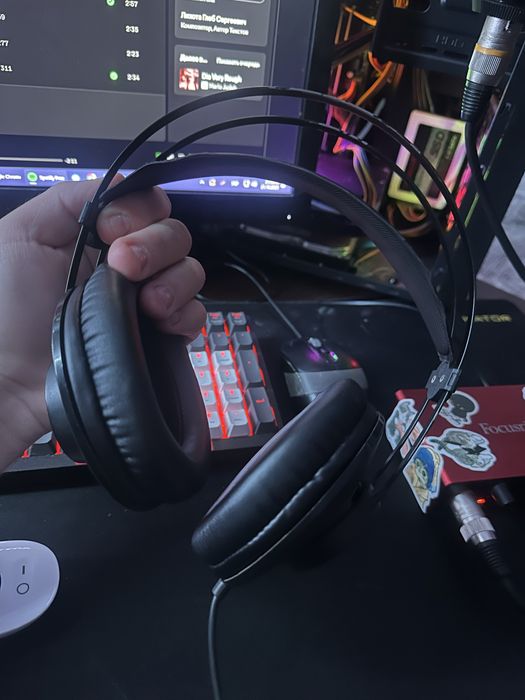 Наушники AKG K72