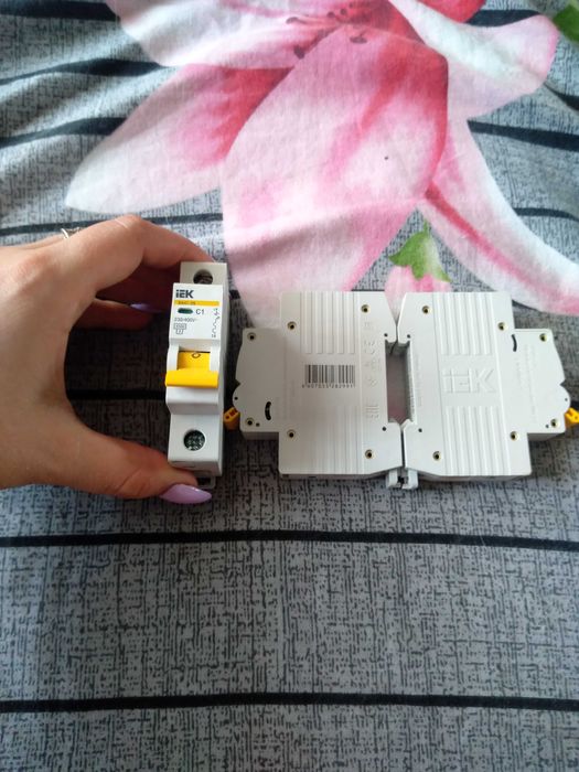 Автоматичний Вимикач