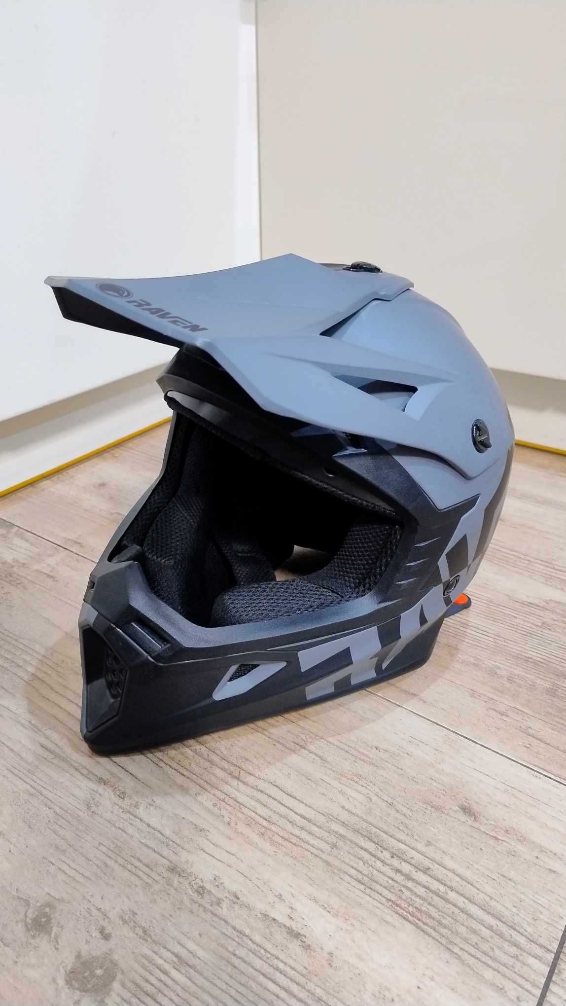 kask Raven w rozmiarze XS z goglami